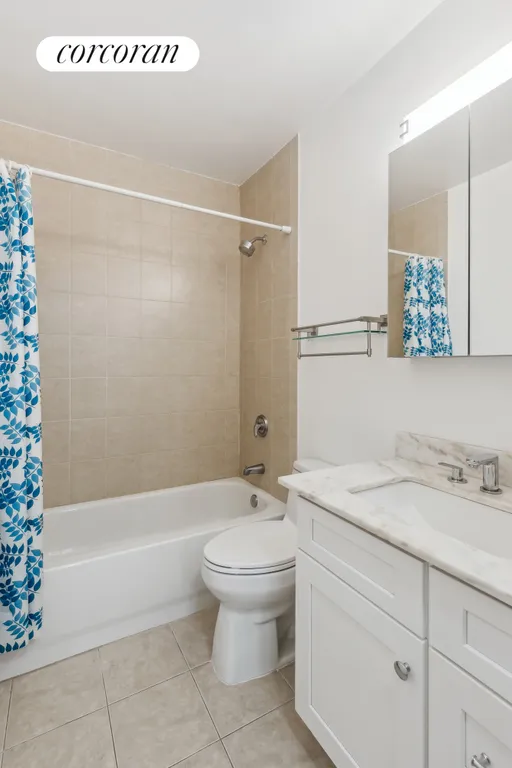 New York City Real Estate | View 145 East 48th Street, 18A | Full Bathroom | View 5