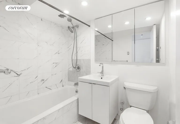 New York City Real Estate | View 301 East 66th Street, 15B | Full Bathroom | View 4