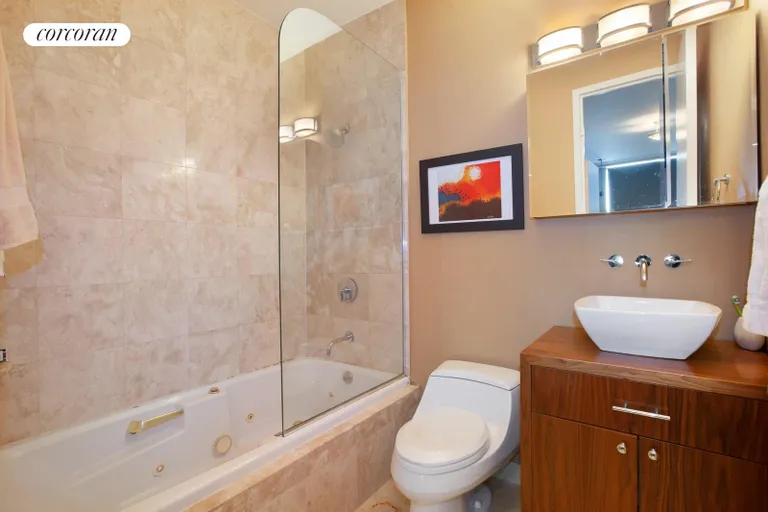 New York City Real Estate | View 524 East 72Nd Street, 46B | Full Bathroom | View 4