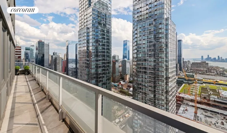 New York City Real Estate | View 635 West 42Nd Street, 40F | room 1 | View 2