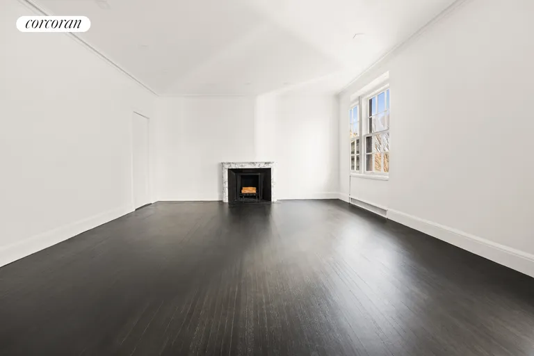 New York City Real Estate | View 920 Fifth Avenue, 5B | Formal Dining Room | View 3