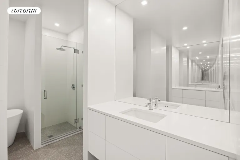 New York City Real Estate | View 920 Fifth Avenue, 5B | Primary Bathroom | View 8
