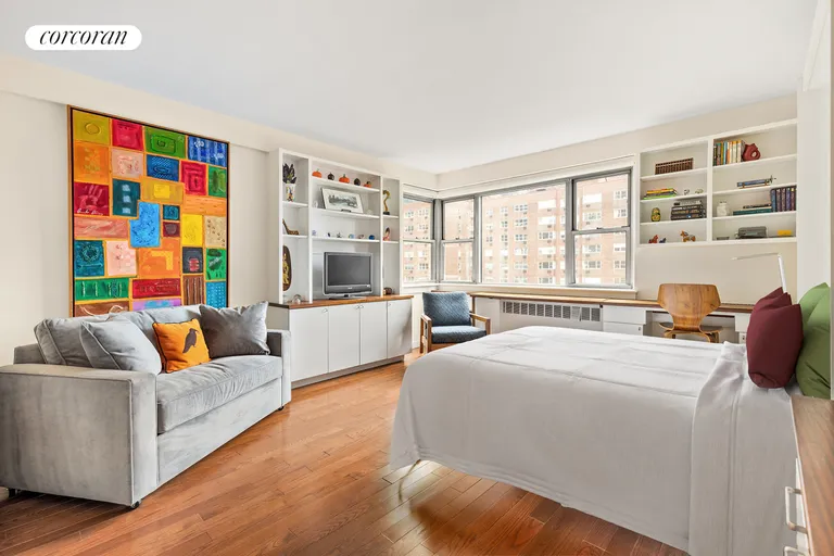 New York City Real Estate | View 30 West 60th Street, 10XY | room 3 | View 4