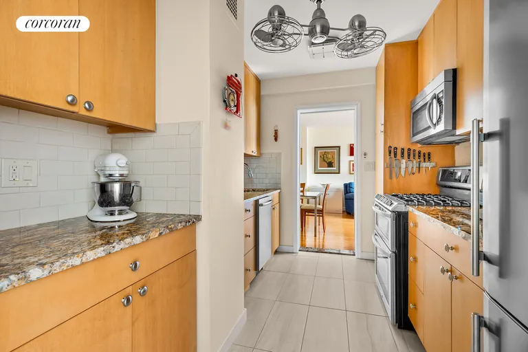 New York City Real Estate | View 30 West 60th Street, 10XY | room 4 | View 5