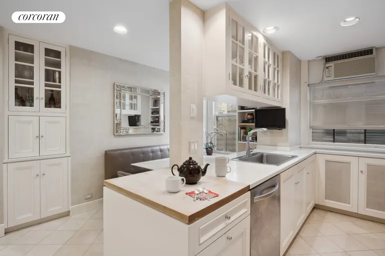 New York City Real Estate | View 1010 Fifth Avenue, 11D | Large Eat-in-Kitchen | View 7