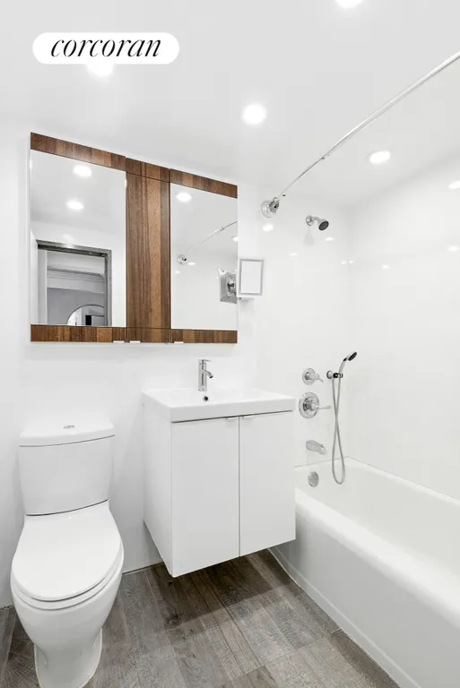 New York City Real Estate | View 301 East 66th Street, 12H | Full Bathroom | View 4
