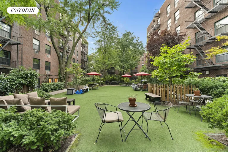 New York City Real Estate | View 382 West Street, 4B | Garden | View 11