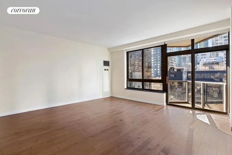 New York City Real Estate | View 100 United Nations Plaza, 7D | 1 Bed, 1 Bath | View 1