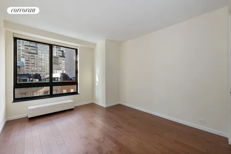 New York City Real Estate | View 100 United Nations Plaza, 7D | Large bedroom | View 3