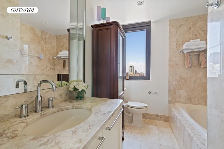 New York City Real Estate | View 100 United Nations Plaza, 37E | Windowed en suite bathroom | View 6