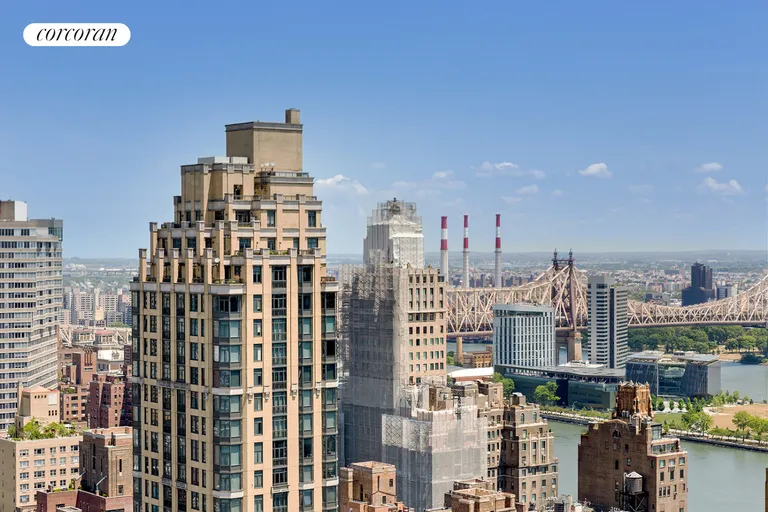 New York City Real Estate | View 100 United Nations Plaza, 37E | NE city and river views | View 10