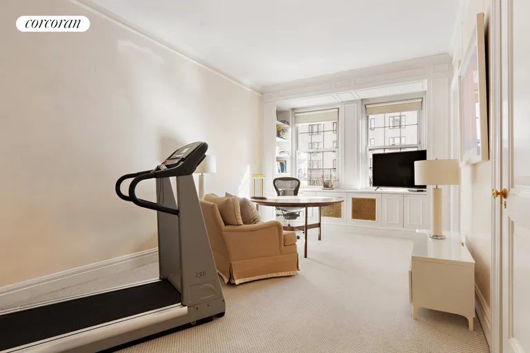 New York City Real Estate | View 860 Park Avenue, 6FLR | Bedroom | View 16