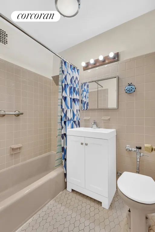 New York City Real Estate | View 327 West 55th Street, 3A | Full Bathroom | View 7