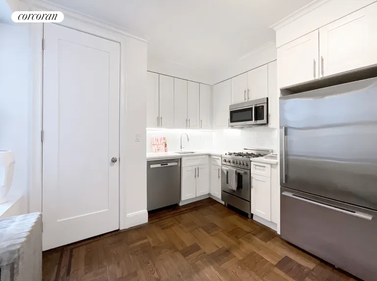 New York City Real Estate | View 24-65 38th Street, B8 | room 1 | View 2