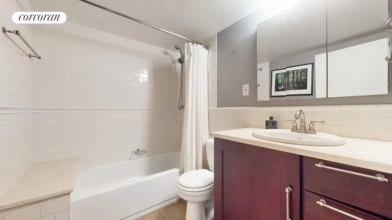 New York City Real Estate | View 529 West 42Nd Street, 2K | Full Bathroom | View 5
