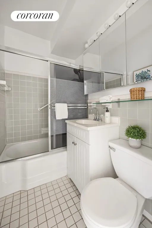 New York City Real Estate | View 34 Plaza Street East, 810 | Full Bathroom | View 7