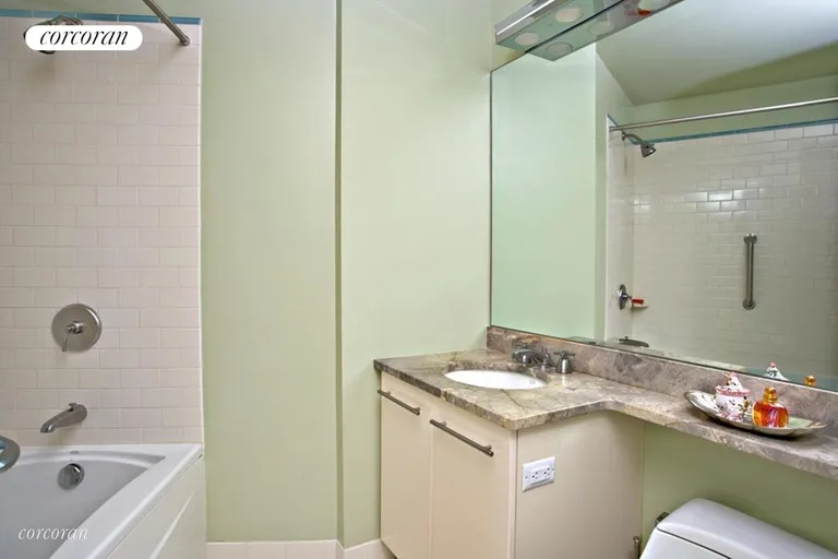 New York City Real Estate | View 272 West 107th Street, 8B | 2nd Bathroom | View 7