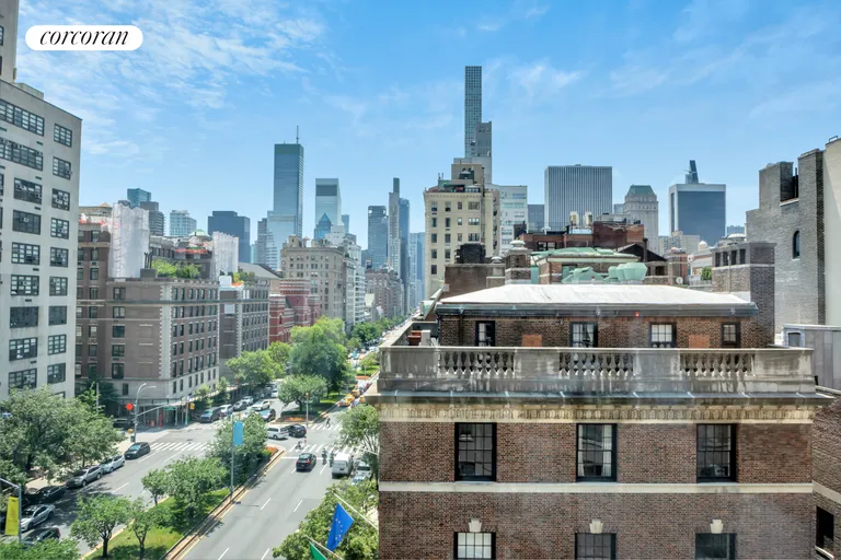 New York City Real Estate | View 700 Park Avenue, 8B | View South - Park Avenue | View 17