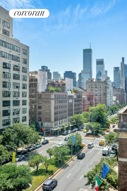 New York City Real Estate | View 700 Park Avenue, 8B | View South - Park Avenue | View 18