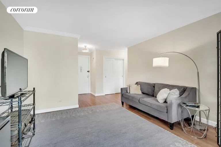 New York City Real Estate | View 185 West End Avenue, 16R | Living Room | View 6
