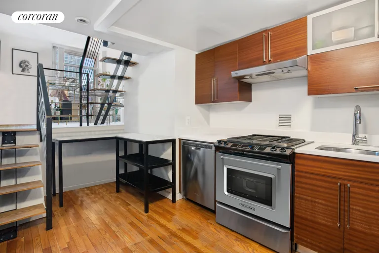 New York City Real Estate | View 184 Thompson Street, 5A | room 2 | View 3