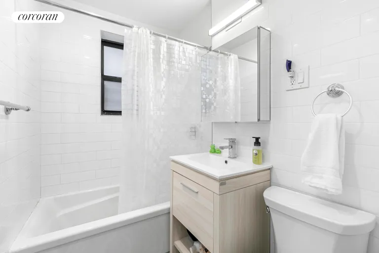 New York City Real Estate | View 69 Bennett Avenue, 104 | Bathroom | View 7