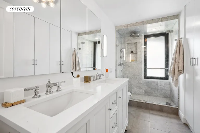 New York City Real Estate | View 531 Main Street, 706 | Primary Full Bathroom | View 15