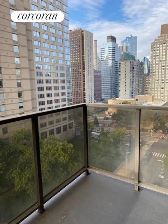 New York City Real Estate | View 161 West 61st Street, 10G | room 13 | View 14