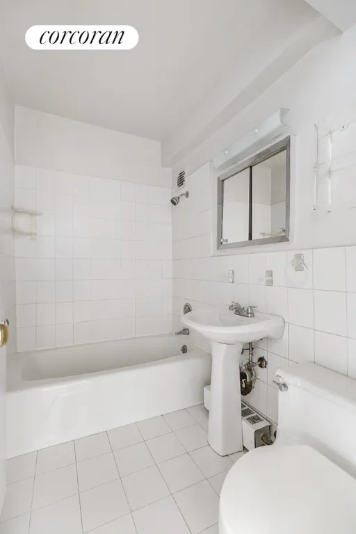 New York City Real Estate | View 301 East 48th Street, 3H | room 4 | View 5