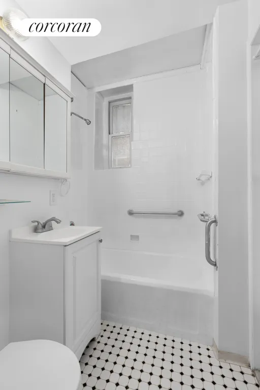 New York City Real Estate | View 310 West 94th Street, 1C | Full Bathroom | View 6