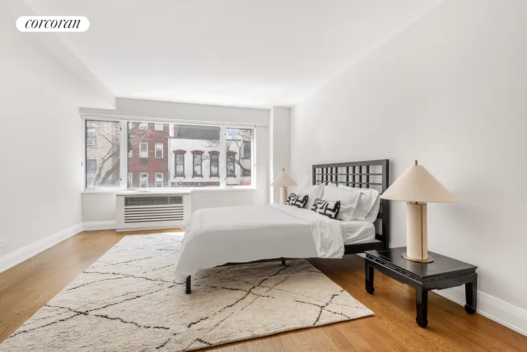 New York City Real Estate | View 211 East 51st Street, 2E | room 1 | View 2
