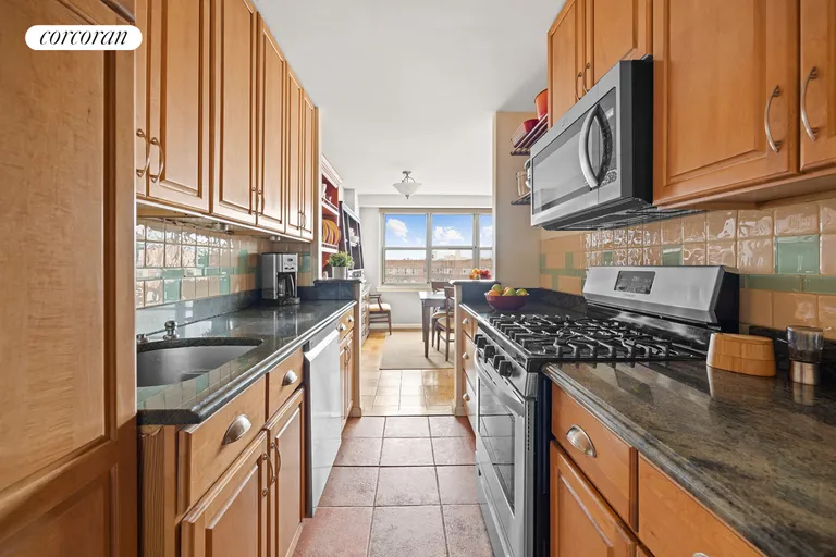 New York City Real Estate | View 135 Ocean Parkway, 8L | room 3 | View 4