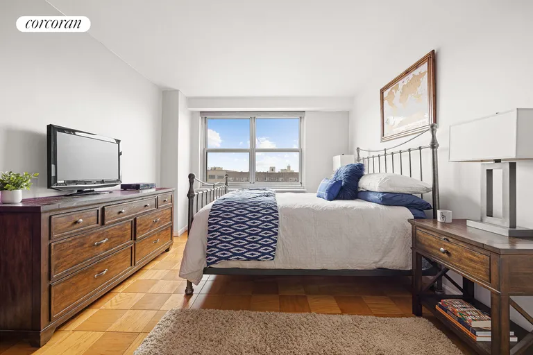 New York City Real Estate | View 135 Ocean Parkway, 8L | room 4 | View 5
