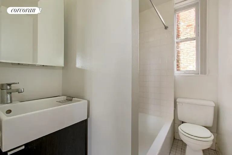 New York City Real Estate | View 269 West 12th Street, 51 | Full Bathroom | View 4