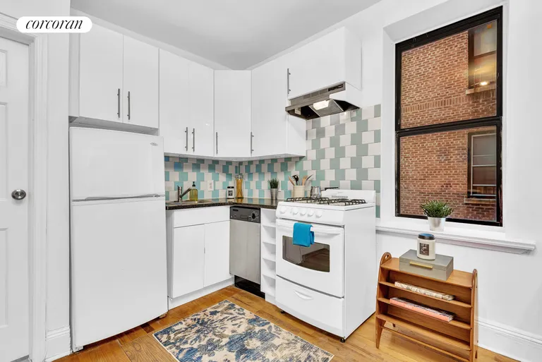 New York City Real Estate | View 24 Bennett Avenue, 4A | Kitchen | View 3