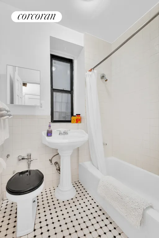 New York City Real Estate | View 24 Bennett Avenue, 4A | Full Bathroom | View 5