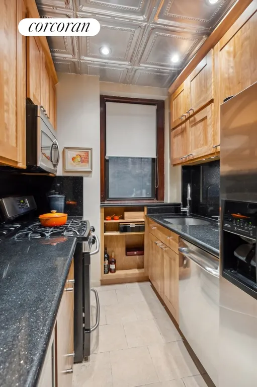 New York City Real Estate | View 320 West 89th Street, 1D | room 3 | View 4