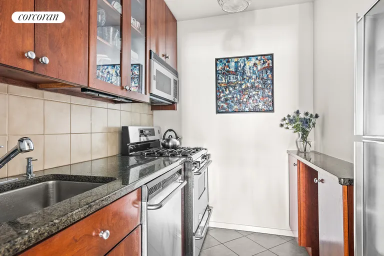 New York City Real Estate | View 165 West 66th Street, 7X | room 3 | View 4