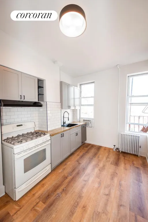 New York City Real Estate | View 213 Greenpoint Avenue, 2L | room 1 | View 2