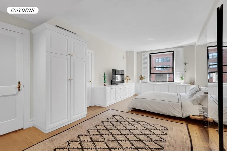 New York City Real Estate | View 1040 Park Avenue, 5D | room 6 | View 7