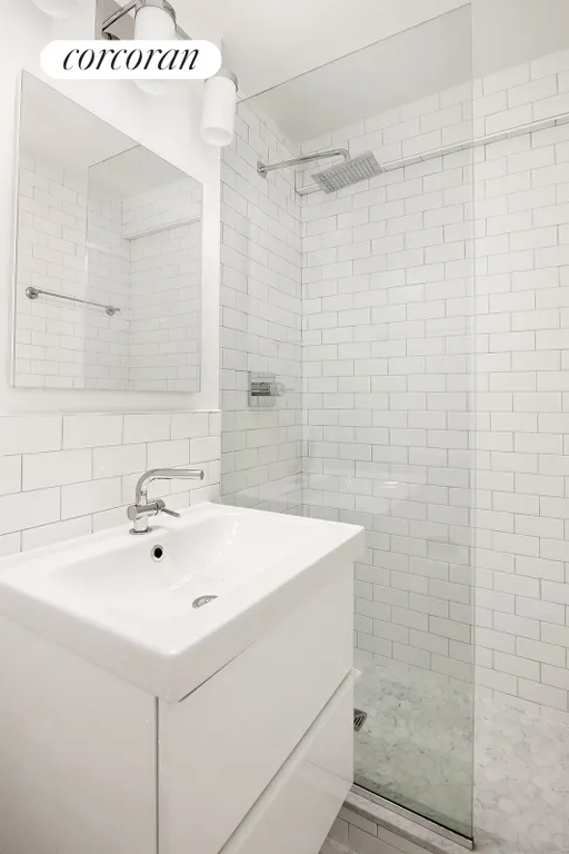 New York City Real Estate | View 120 Central Park South, 12C | Full Bathroom | View 4