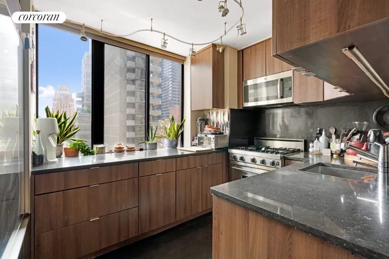 New York City Real Estate | View 255 East 49th Street, 14D | room 5 | View 6