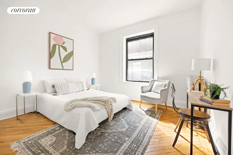 New York City Real Estate | View 5 Stratford Road, 15 | room 3 | View 4