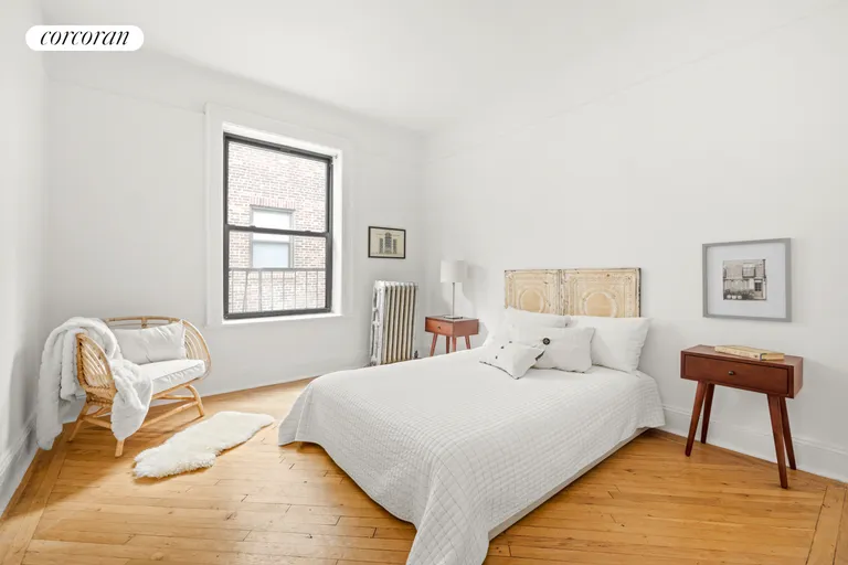 New York City Real Estate | View 5 Stratford Road, 15 | room 4 | View 5
