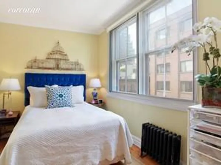 New York City Real Estate | View 260 West 10th Street, 5E | room 2 | View 3