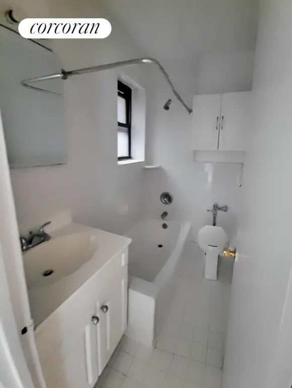 New York City Real Estate | View 49 Morton Street, 4C | Full Bathroom | View 5