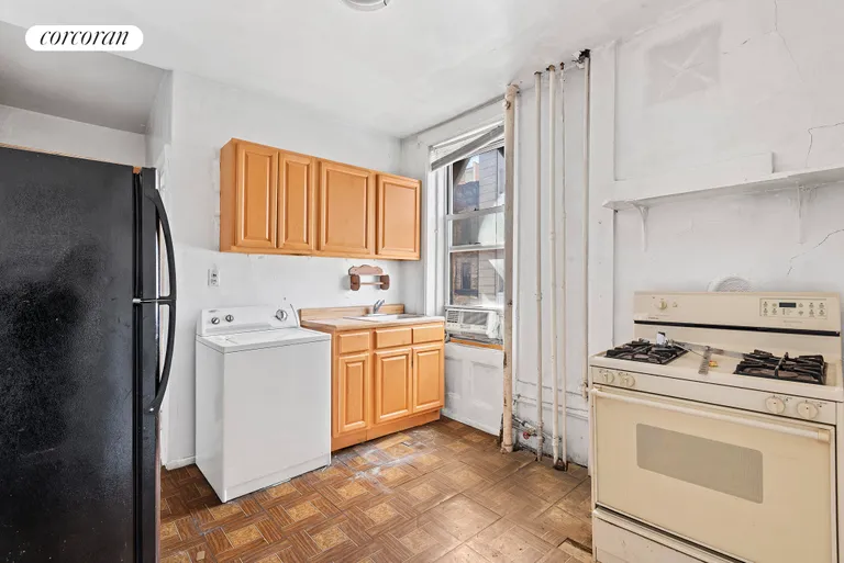 New York City Real Estate | View 177 West 83rd Street, 4S | Kitchen | View 4
