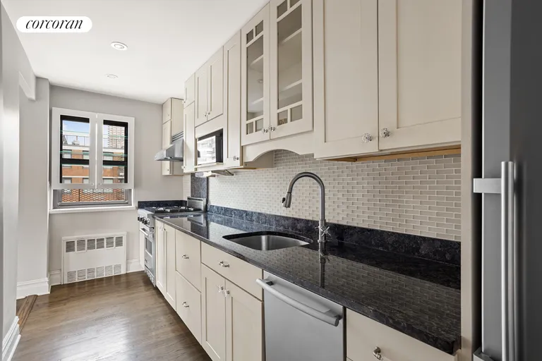 New York City Real Estate | View 340 East 74th Street, PHB | Kitchen | View 4