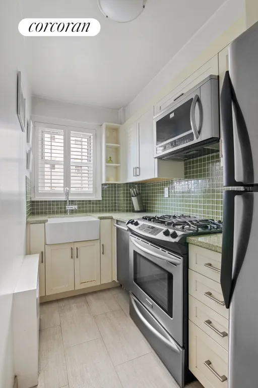 New York City Real Estate | View 166 East 35th Street, 10G | Kitchen | View 3