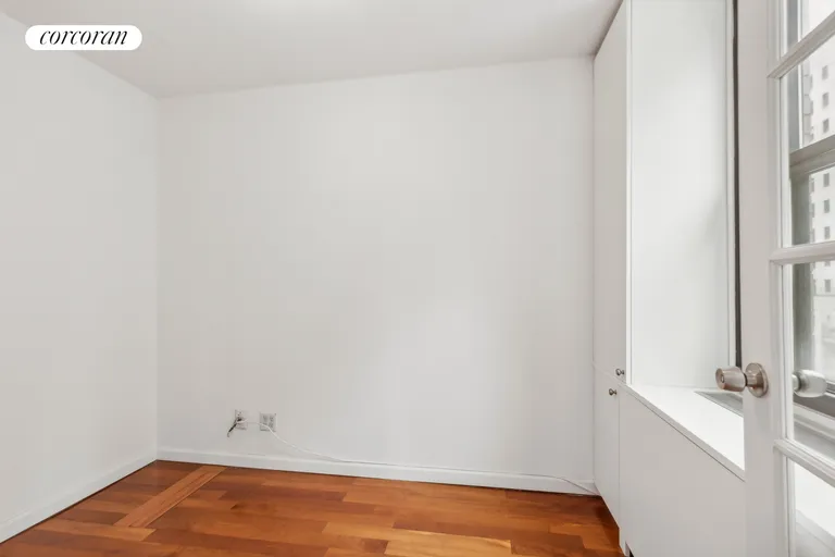 New York City Real Estate | View 301 East 87th Street, 14E | Bonus Room! | View 6